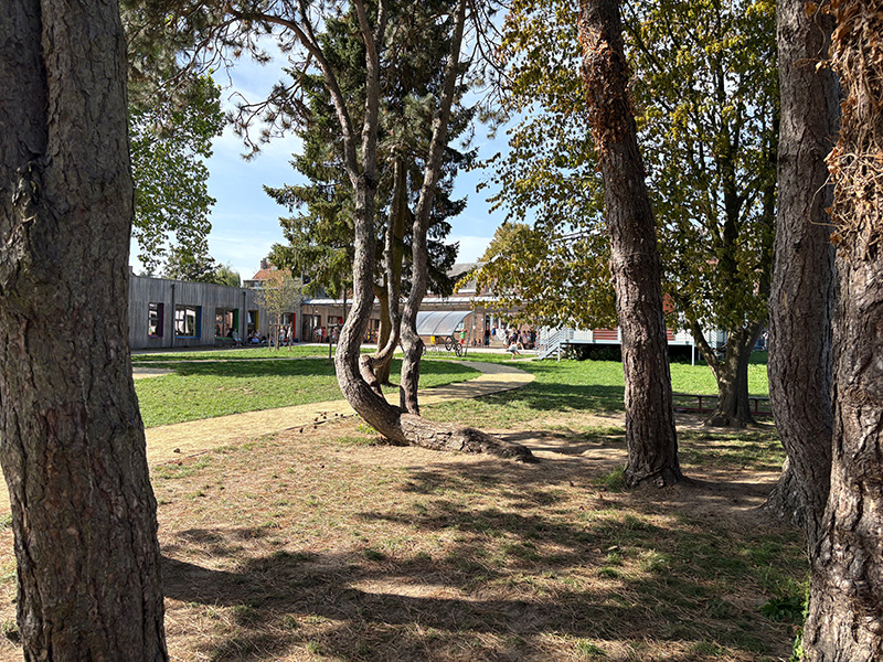 Boninne - Cour de récréation