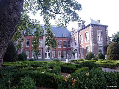  Musée des Arts décoratifs - Cour d'honneur et jardin 
