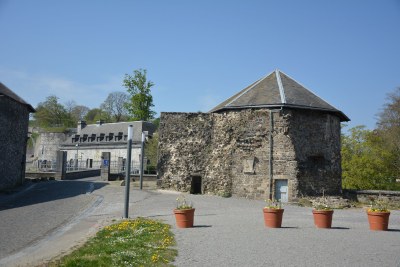  Tour au four 
